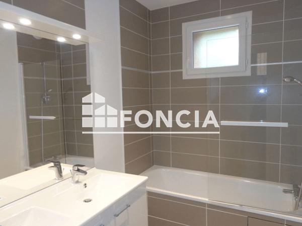 Location Maison 4 pièces 104.4 m² - 1 RUE CHARLOTTE DELBO Poitiers 86000