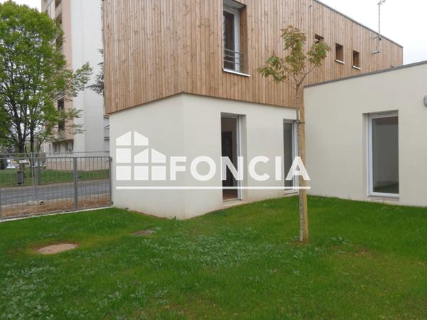 Location Maison 4 pièces 104.4 m² - 1 RUE CHARLOTTE DELBO Poitiers 86000