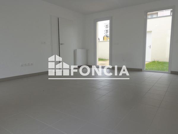 Location Maison 4 pièces 104.4 m² - 1 RUE CHARLOTTE DELBO Poitiers 86000