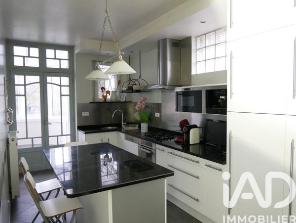 Maison à vendre 8 pièces 231 m² Saint-Brice-sous-Forêt