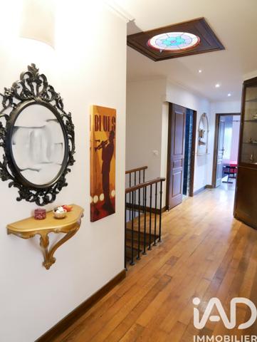 Maison à vendre 8 pièces 231 m² Saint-Brice-sous-Forêt