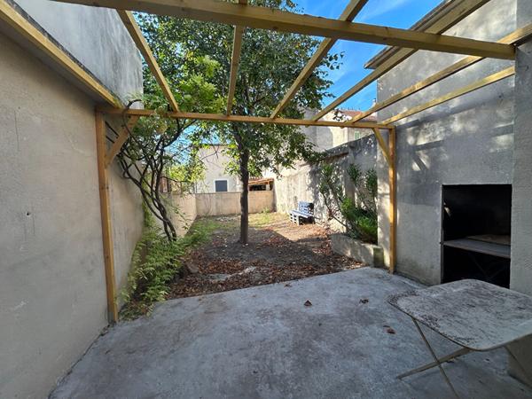 Maison 3 Chambres avec Jardin sans vis a vis, à 100 m des remparts d'Avignon.