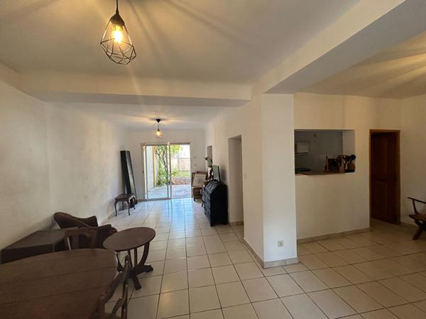 Maison 3 Chambres avec Jardin sans vis a vis, à 100 m des remparts d'Avignon.