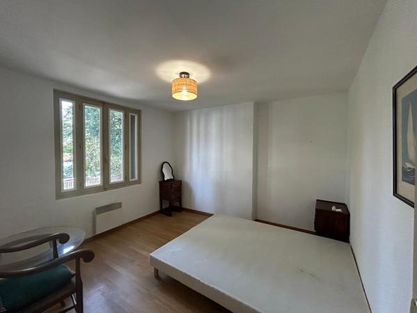 Maison 3 Chambres avec Jardin sans vis a vis, à 100 m des remparts d'Avignon.