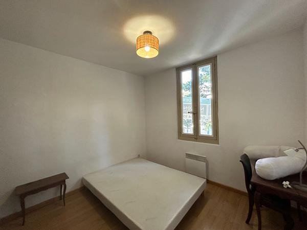 Maison 3 Chambres avec Jardin sans vis a vis, à 100 m des remparts d'Avignon.