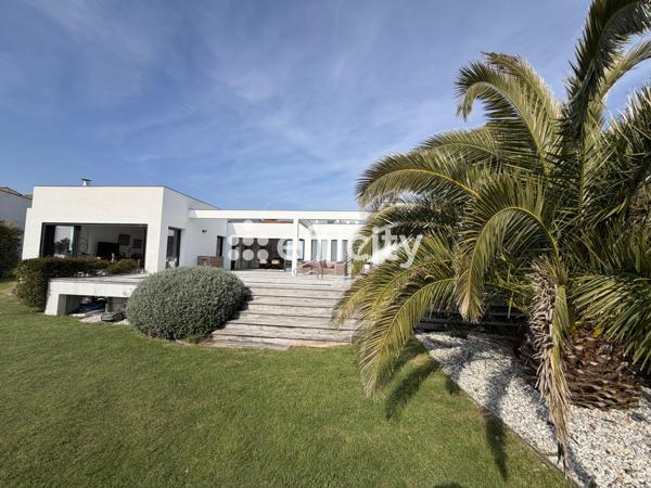 Maison
         6 pièces
        - 202 m² Bien prestige