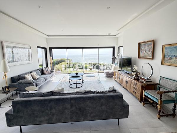 Maison
         6 pièces
        - 202 m² Bien prestige