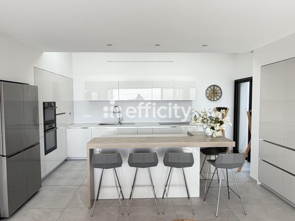 Maison
         6 pièces
        - 202 m² Bien prestige