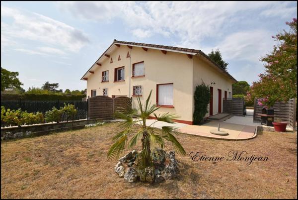 Maison à Espère 256 m² habitable, gîte, piscine, grand pool house, garages, jardin.