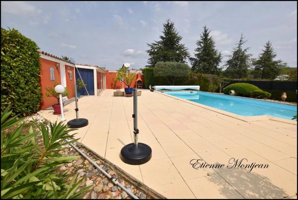 Maison à Espère 256 m² habitable, gîte, piscine, grand pool house, garages, jardin.