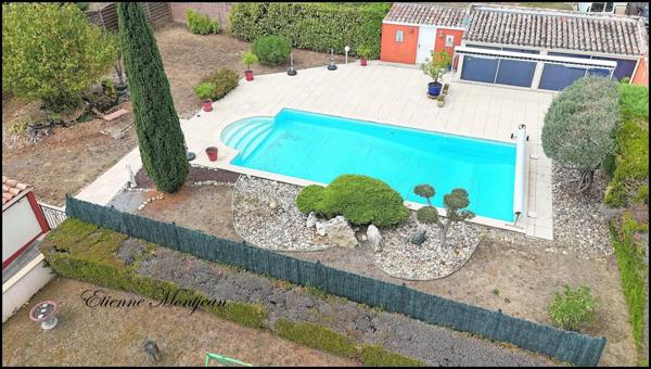 Maison à Espère 256 m² habitable, gîte, piscine, grand pool house, garages, jardin.