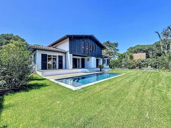 Maison à vendre    7 pièces •  Anglet