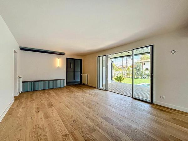 Maison à vendre    7 pièces •  Anglet