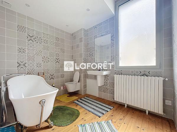 Achat immeuble près de ROCHEFORT - 6 pièce(s) - 174 m² - 439 800 €