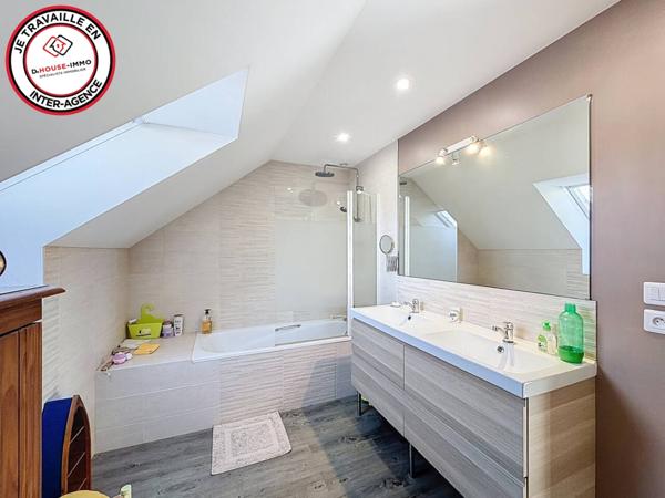 Maison à vendre 10 pièces de 225 m²