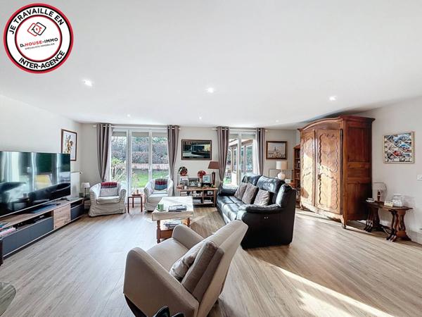 Maison à vendre 10 pièces de 225 m²