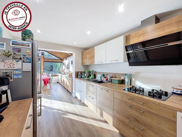 Maison à vendre 10 pièces de 225 m²