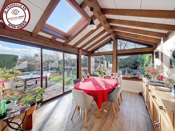 Maison à vendre 10 pièces de 225 m²