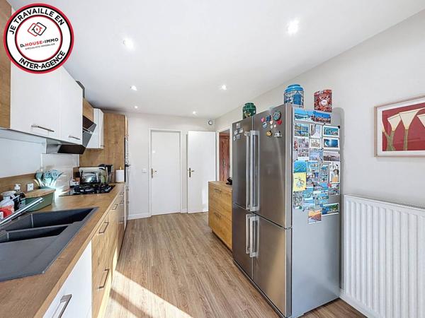 Maison à vendre 10 pièces de 225 m²