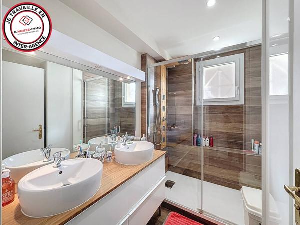 Maison à vendre 10 pièces de 225 m²