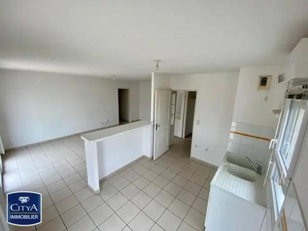 Appartement à louer 2 pièces 53.86m² Saint-Avertin (37550)
