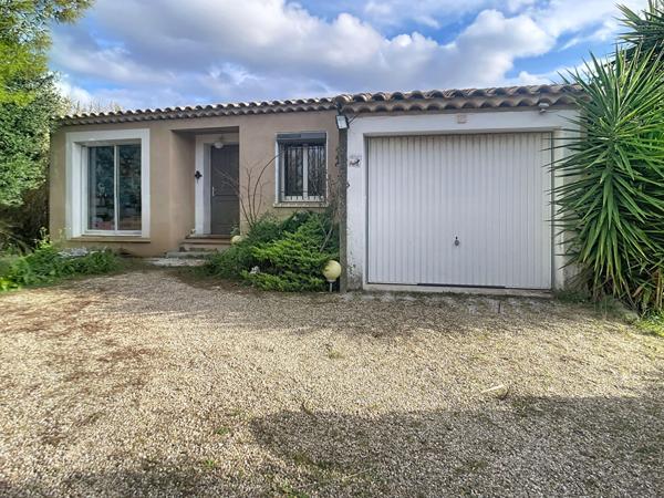 Maison de plain-pied avec garage