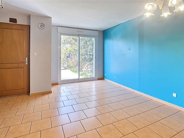 Maison de plain-pied avec garage