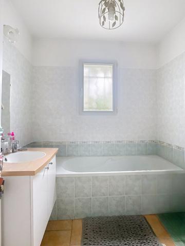 Maison de plain-pied avec garage