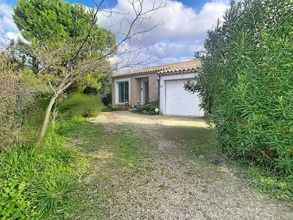 Maison de plain-pied avec garage