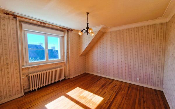 Maison à vendre    6 pièces •  Plouhinec
