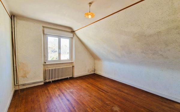 Maison à vendre    6 pièces •  Plouhinec