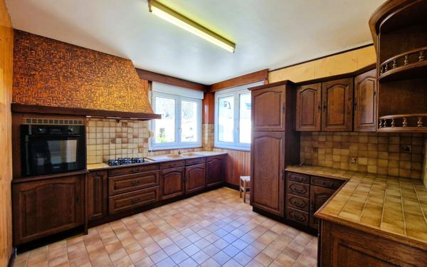 Maison à vendre    6 pièces •  Plouhinec