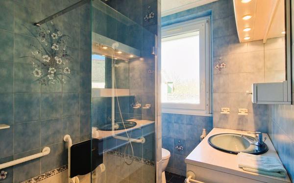 Maison à vendre    6 pièces •  Plouhinec