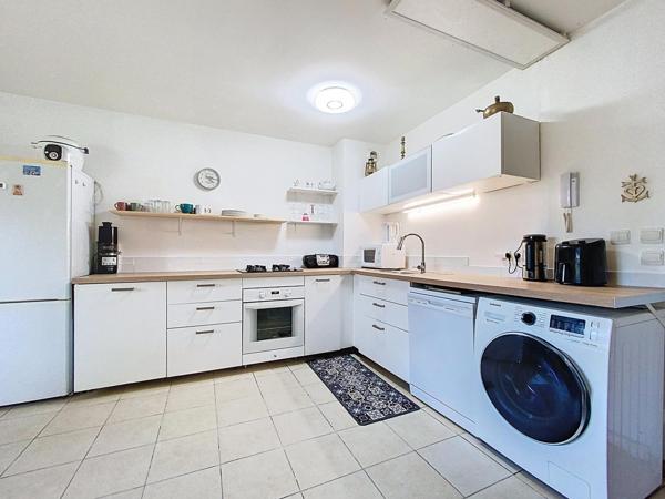 APPARTEMENT 2 PIÈCES AVEC PISCINE, CALME ABSOLU