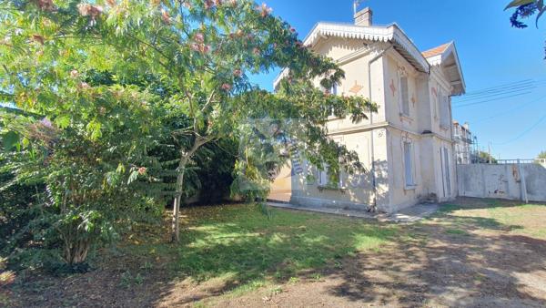 Vente maison de ville Soyaux (16800), 94.00m² avec 4 pièce(s) dont 3 chambre(s) sur 200.00m² de terrain. Agence Allard Brimeaud