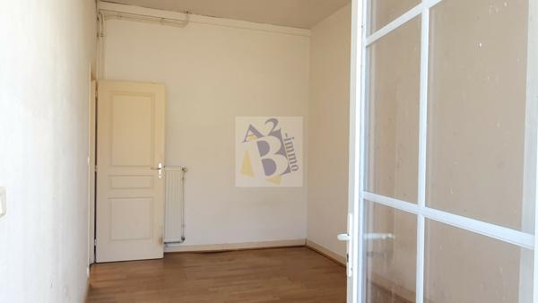 Vente maison de ville Soyaux (16800), 94.00m² avec 4 pièce(s) dont 3 chambre(s) sur 200.00m² de terrain. Agence Allard Brimeaud