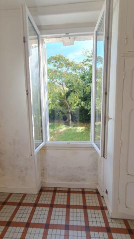 Vente maison de ville Soyaux (16800), 94.00m² avec 4 pièce(s) dont 3 chambre(s) sur 200.00m² de terrain. Agence Allard Brimeaud