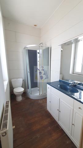 Vente maison de ville Soyaux (16800), 94.00m² avec 4 pièce(s) dont 3 chambre(s) sur 200.00m² de terrain. Agence Allard Brimeaud