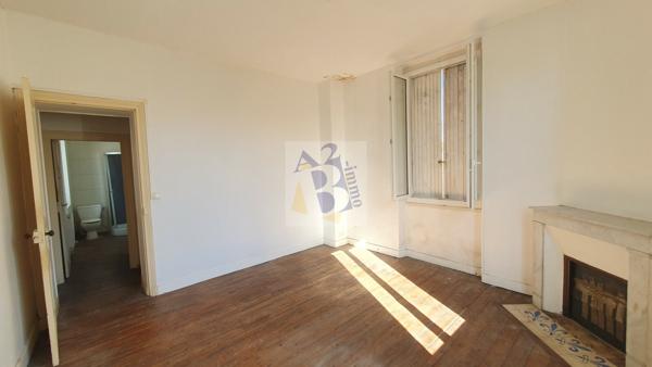 Vente maison de ville Soyaux (16800), 94.00m² avec 4 pièce(s) dont 3 chambre(s) sur 200.00m² de terrain. Agence Allard Brimeaud