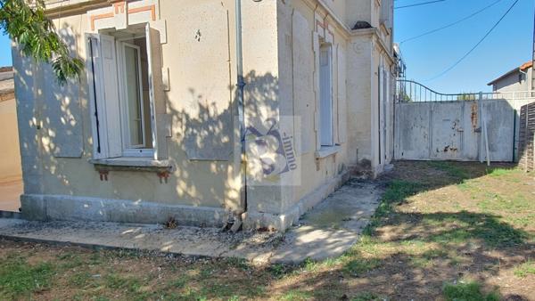 Vente maison de ville Soyaux (16800), 94.00m² avec 4 pièce(s) dont 3 chambre(s) sur 200.00m² de terrain. Agence Allard Brimeaud