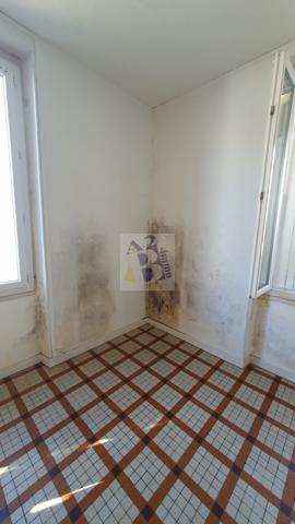 Vente maison de ville Soyaux (16800), 94.00m² avec 4 pièce(s) dont 3 chambre(s) sur 200.00m² de terrain. Agence Allard Brimeaud