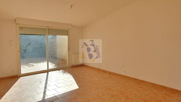 Vente maison de ville Soyaux (16800), 94.00m² avec 4 pièce(s) dont 3 chambre(s) sur 200.00m² de terrain. Agence Allard Brimeaud