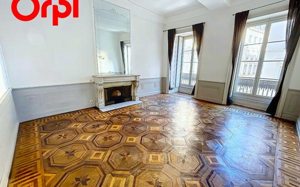 Appartement à vendre    3 pièces • 94,06 m2 Lyon 1