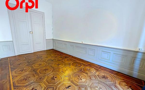 Appartement à vendre    3 pièces • 94,06 m2 Lyon 1