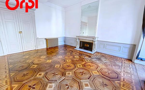 Appartement à vendre    3 pièces • 94,06 m2 Lyon 1