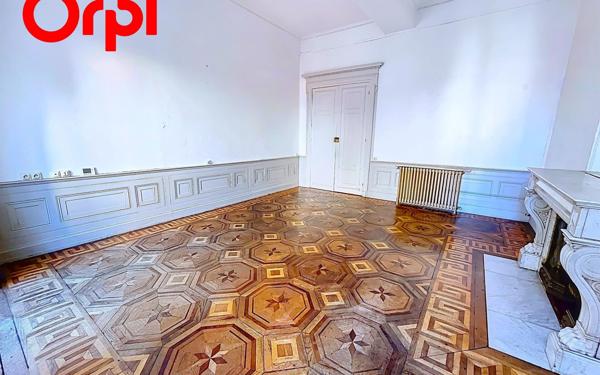 Appartement à vendre    3 pièces • 94,06 m2 Lyon 1