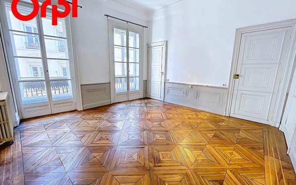 Appartement à vendre    3 pièces • 94,06 m2 Lyon 1