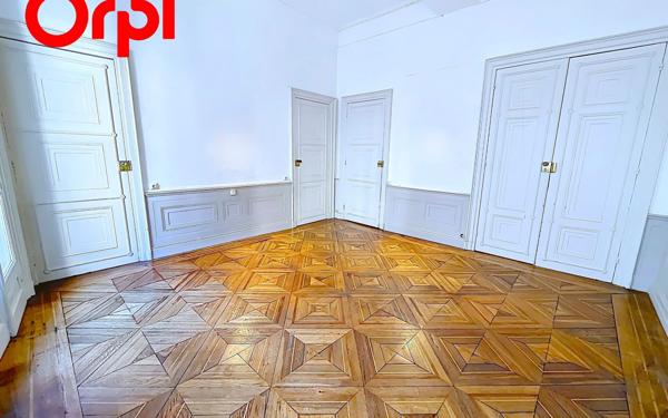 Appartement à vendre    3 pièces • 94,06 m2 Lyon 1