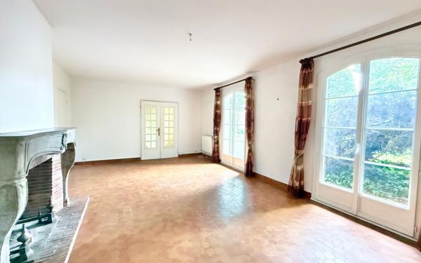 Maison à vendre    9 pièces •  Pessac