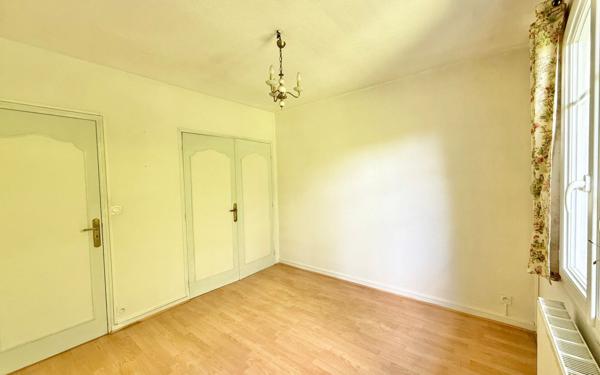 Maison à vendre    9 pièces •  Pessac